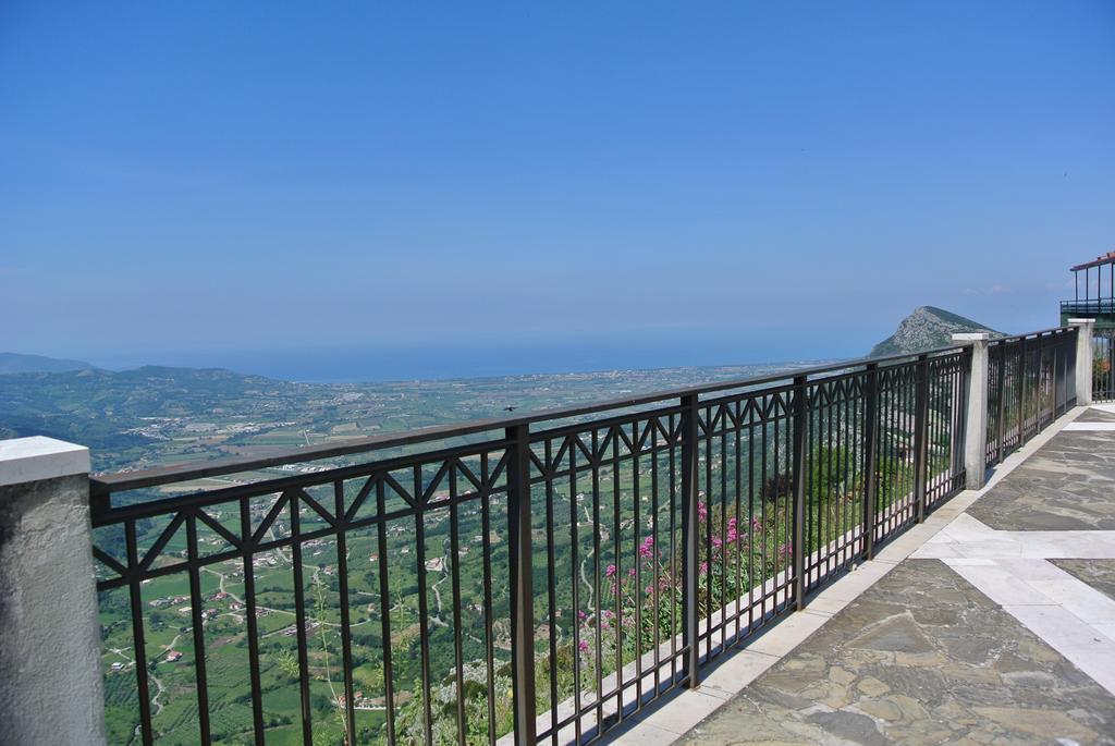 B&B Casa Antonia Trentinara Exterior photo